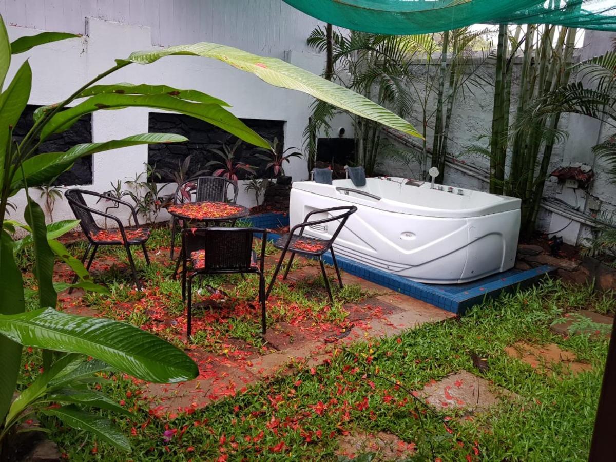 Rock Forest Goa Honeymoon Cottages Calangute Exterior foto